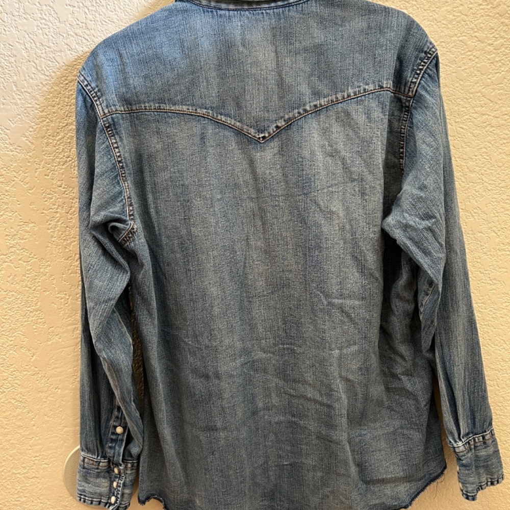 Wrangler button down - Picture 2 of 5